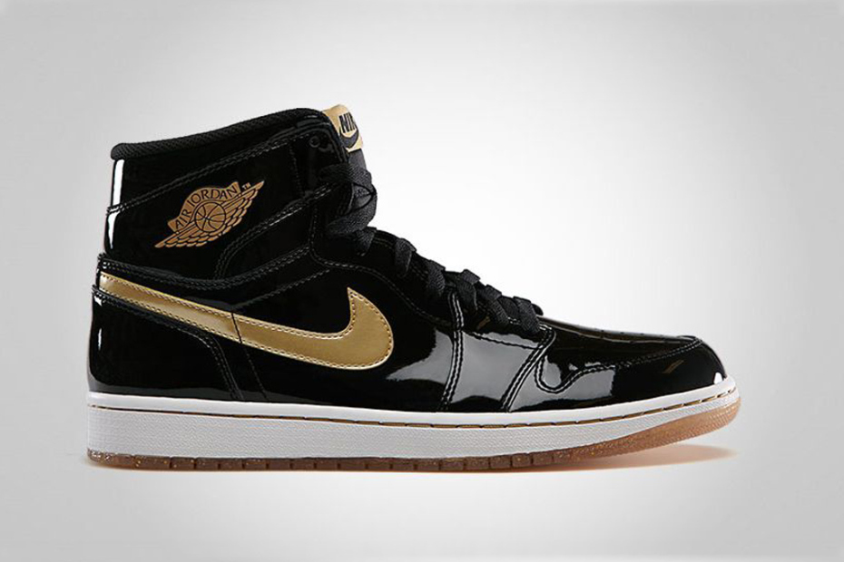 nike-air-jordan-1-retro-high-og_930x620