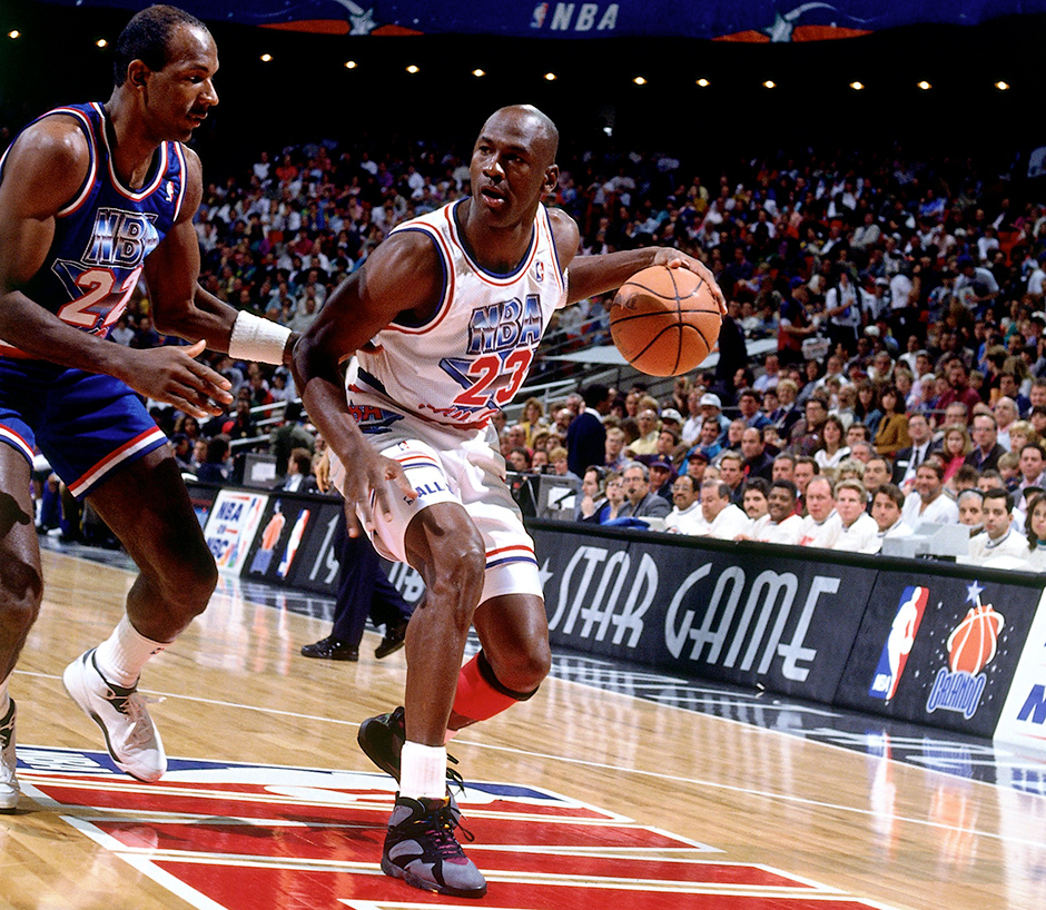 Michael Jordan wearing the Air Jordan 7 "Bordeaux"