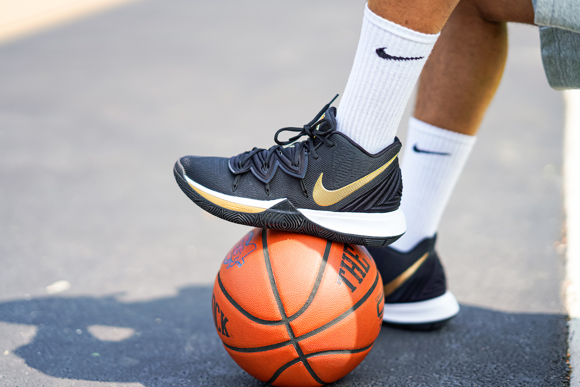 Nike Kyrie 5 'Black/Gold'